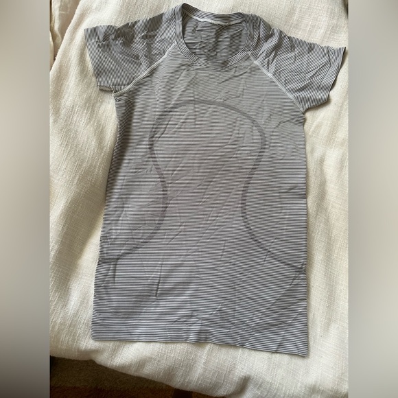lululemon athletica Tops - Lululemon Swiftly Tech Short Sleeve